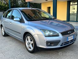 Blu Usata 2006 Ford Focus Tre volumi | 1600 € (Ottimo prezzo)