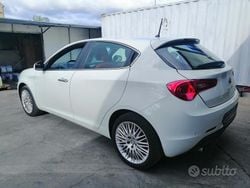 Usata 2013 Alfa Romeo Giulietta Exclusive Tre volumi | 5500 € (Buon prezzo)