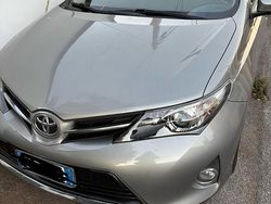 Grigio Usata 2015 Toyota Auris Active Tre volumi | 11.500 € (Cara)