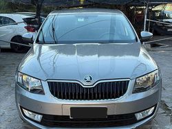 Grigio Usata 2015 Skoda Octavia Elegance Tre volumi | 8900 € (Buon prezzo)