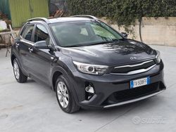 Grigio Usata 2019 Kia Stonic SUV | 13.990 € (Buon prezzo)