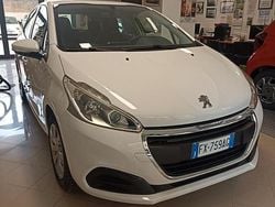 Bianco Usata 2019 Peugeot 208 Active Due volumi | 10.900 € (Buon prezzo)
