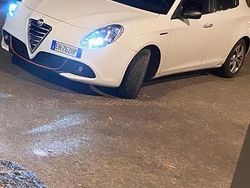 Bianco Usata 2012 Alfa Romeo Giulietta Due volumi | 6000 € (Buon prezzo)