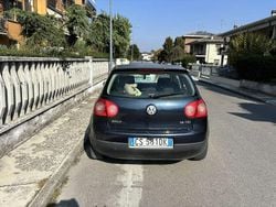 Usata 2005 VW Golf IV Comfortline Tre volumi | 2500 € (Buon prezzo)