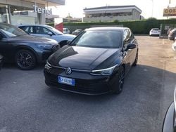 Nero Usata 2021 VW Golf VIII Style Due volumi | 20.400 € (Buon prezzo)
