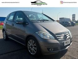 Beige Usata 2010 Mercedes A180 Avantgarde Tre volumi | 3800 € (Buon prezzo)