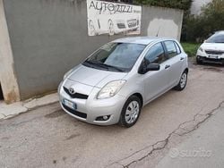 Other Usata 2011 Toyota Yaris Tre volumi | 4900 € (Molto cara)