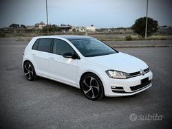 Bianco Usata 2014 VW Golf VII Tre volumi | 11.000 € (Molto cara)