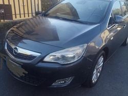 Grigio Usata 2012 Opel Astra Station wagon | 3599 € (Buon prezzo)
