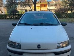 Bianco Usata 2002 Fiat Punto Feel Due volumi | 3000 € (Molto cara)