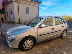 Grigio Usata 2001 Opel Corsa Tre volumi | 1500 € (Cara)