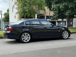 Nero Usata 2005 BMW 325 Tre volumi | 9900 € (Cara)