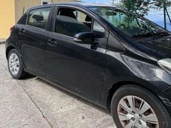 Nero Usata 2013 Toyota Yaris Lounge Tre volumi | 6000 € (Buon prezzo)