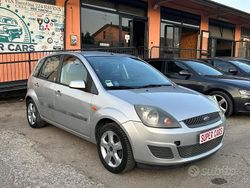 Grigio Usata 2007 Ford Fiesta Ghia Tre volumi | 1990 € (Super prezzo)
