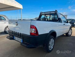Usata 2009 Fiat Strada Pick-up | 8990 €