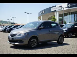 Grigio quartz met. Usata 2024 Lancia Ypsilon Gold Due volumi | 15.900 € (Cara)