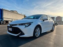 Bianco Usata 2019 Toyota Corolla Active Tre volumi | 17.500 € (Buon prezzo)