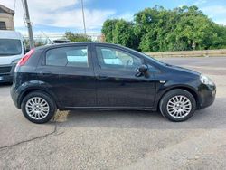 Nero Usata 2015 Fiat Punto Tre volumi | 5200 € (Buon prezzo)