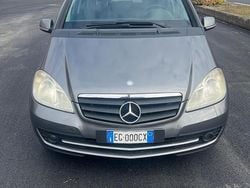 Grigio Usata 2010 Mercedes A160 Elegance Tre volumi | 1650 € (Ottimo prezzo)