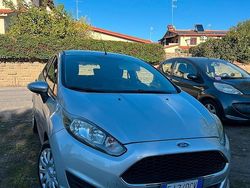 Usata 2015 Ford Fiesta Tre volumi | 6400 € (Buon prezzo)
