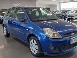 Blu Usata 2008 Ford Fiesta Tre volumi | 2700 € (Buon prezzo)
