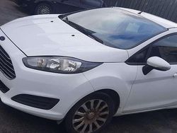 Bianco Usata 2014 Ford Fiesta Tre volumi | 8000 € (Buon prezzo)