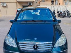 Verde Usata 2006 Mercedes A180 Tre volumi | 1700 €