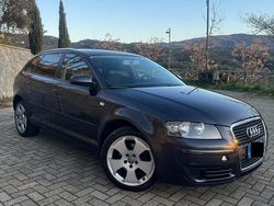 Grigio Usata 2007 Audi A3 Ambition Tre volumi | 2400 € (Buon prezzo)
