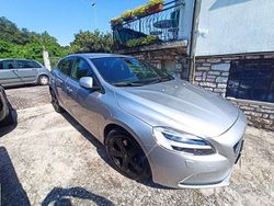 Argento Usata 2017 Volvo V40 Station wagon | 10.800 €