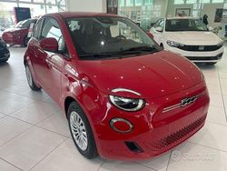 Rosa Nuova 2025 Fiat 500e Tre volumi | 14.000 €