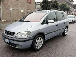 Argento Usata 2001 Opel Zafira Monovolume | 2650 € (Molto cara)