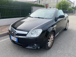 Usata 2005 Opel Tigra Cabrio | 3200 €
