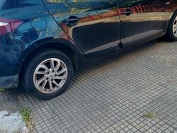 Nero Usata 2015 Renault Mégane Tre volumi | 3800 € (Ottimo prezzo)