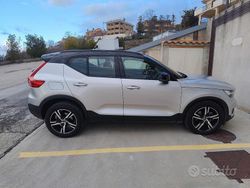 Usata 2018 Volvo XC40 R-Design SUV | 17.900 € (Buon prezzo)