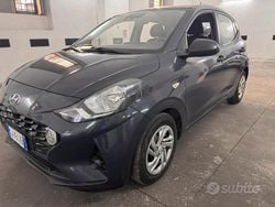 Grigio Usata 2020 Hyundai i10 Due volumi | 7999 € (Ottimo prezzo)