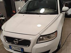 Bianco Usata 2011 Volvo V50 R-Design Station wagon | 4990 € (Cara)