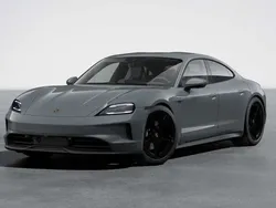 Grigio ardesia neo Nuova 2025 Porsche Taycan Performance Package Tre volumi | 142.094 € (Molto cara)