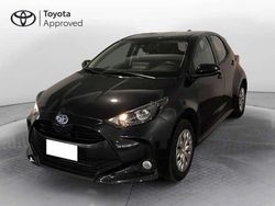 Nero Usata 2021 Toyota Yaris Hybrid Active Tre volumi | 16.900 € (Buon prezzo)