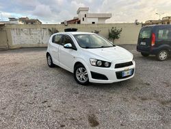Bianco Usata 2012 Chevrolet Aveo LS Tre volumi | 3000 € (Buon prezzo)