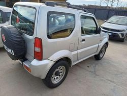 Grigio Usata 2004 Suzuki Jimny SUV | 7350 € (Buon prezzo)