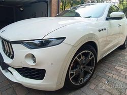 Bianco Usata 2017 Maserati Levante SUV | 29.000 € (Buon prezzo)