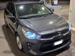 Grigio Usata 2019 Kia Rio Tre volumi | 11.000 € (Buon prezzo)