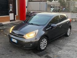 Grigio Usata 2012 Kia Rio EX Tre volumi | 4990 € (Buon prezzo)
