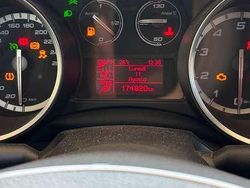 Nero Usata 2015 Alfa Romeo Giulietta Distinctive Tre volumi | 8000 € (Buon prezzo)