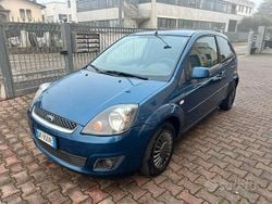 Blu Usata 2007 Ford Fiesta Ghia Tre volumi | 1800 € (Ottimo prezzo)