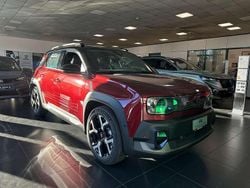 Rosso Nuova 2025 Renault R4 Komfort Tre volumi | 31.500 €