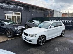 Bianco Usata 2011 BMW 118 Due volumi | 6990 € (Molto cara)