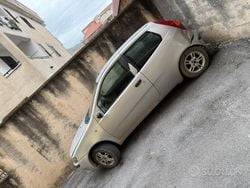 Grigio Usata 2001 Fiat Punto Due volumi | 500 € (Ottimo prezzo)