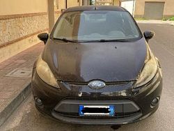 Nero Usata 2008 Ford Fiesta Due volumi | 2000 € (Buon prezzo)