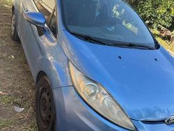 Usata 2009 Ford Fiesta Tre volumi | 1000 € (Super prezzo)